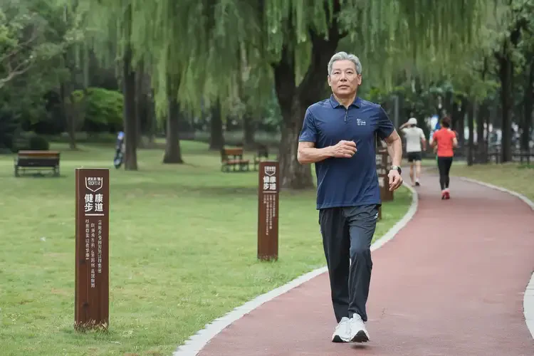 中老年人晚餐血糖25(圖1)