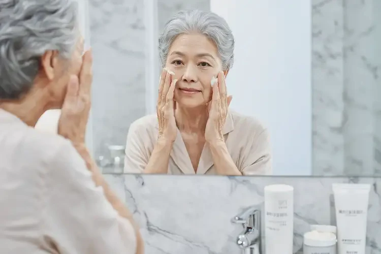 老人面部經(jīng)常起濕疹可不可以根治(圖4)