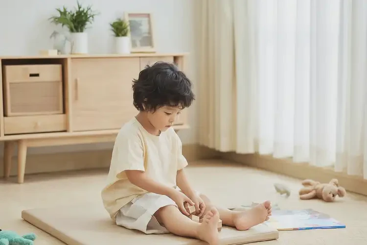 兒童大腿長濕疹不管它會自己痊愈嗎(圖2)