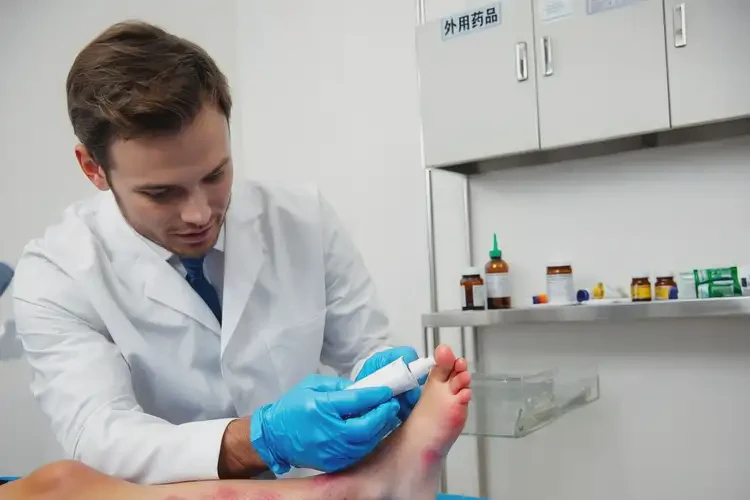 小兒腳上經(jīng)常長濕疹可不可以徹底自愈(圖3)