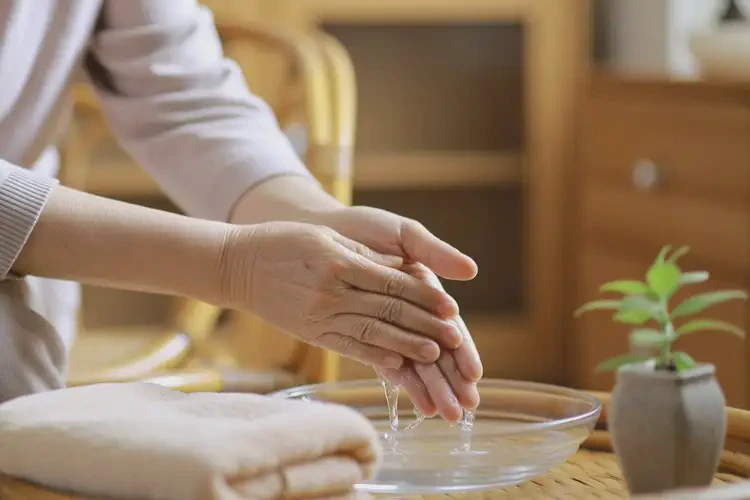 高齡老人手上有濕疹能不能根治(圖4)