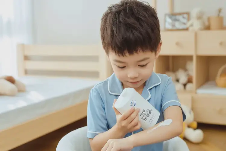 孩子四肢起濕疹不管它會(huì)自己好嗎(圖3)