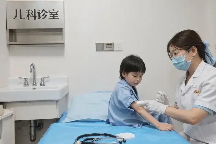 兒童小腿出現(xiàn)濕疹可不可以根治(圖1)