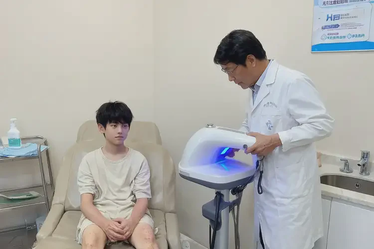 青少年小腿上偶爾起濕疹可不可以根治(圖1)