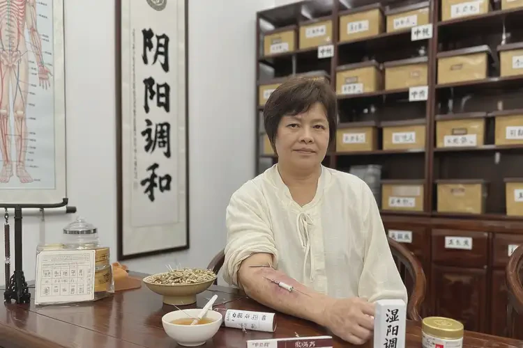 女人全身偶爾起濕疹能不能根治(圖2)