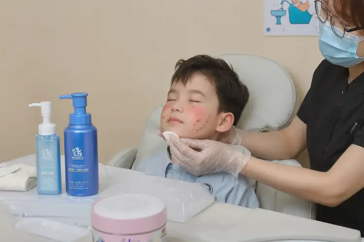 小孩臉上出濕疹能徹底自愈嗎(圖2)