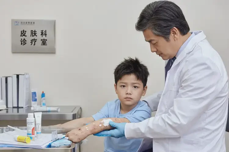 小孩肚子容易起濕疹不管它會(huì)自己好嗎(圖3)