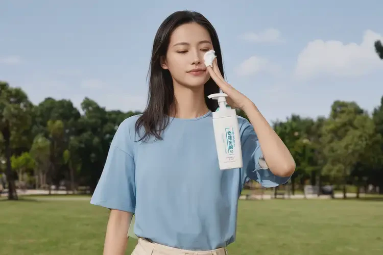 女人脸上出湿疹能不能根治(图1)