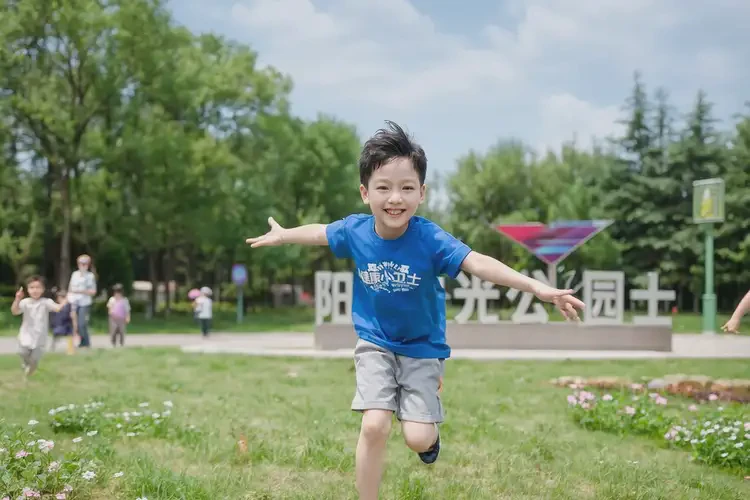 小兒脖子上容易起濕疹能夠徹底治愈嗎(圖1)