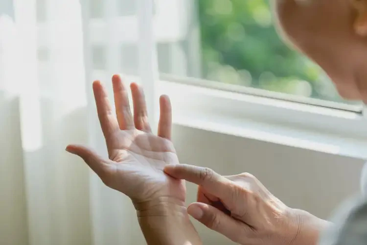 老年人全身容易起濕疹可不可以根治(圖1)