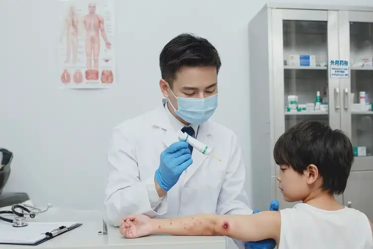 小兒手臂偶爾起濕疹可不可以根治(圖3)