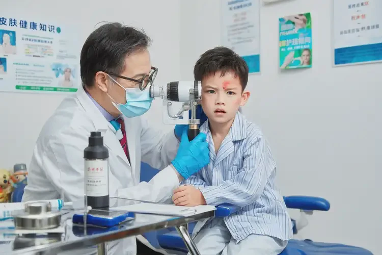 兒童臉上出現(xiàn)濕疹可不可以根治(圖1)