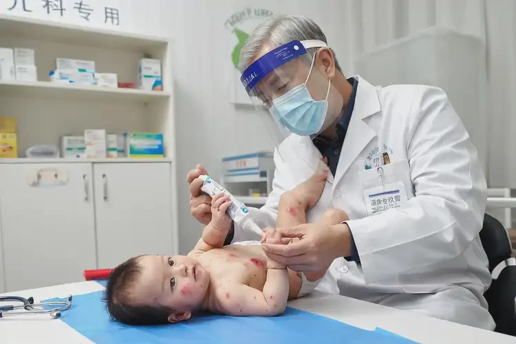 宝宝全身容易长湿疹不管它会自己痊愈吗(图3)