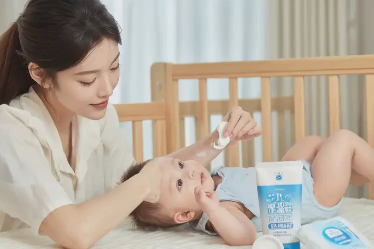 小孩脸上长湿疹可不可以根治(图2)