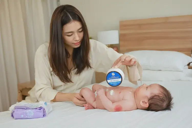 新生兒手臂上容易起濕疹可不可以根治(圖3)