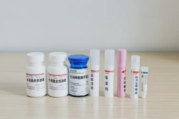 老年人腳上經(jīng)常長濕疹可以徹底自愈嗎(圖2)