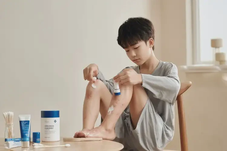 青少年小腿上容易起濕疹能夠徹底治愈嗎(圖2)