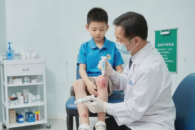 小學(xué)生小腿經(jīng)常起濕疹不管它會(huì)自己好嗎(圖3)