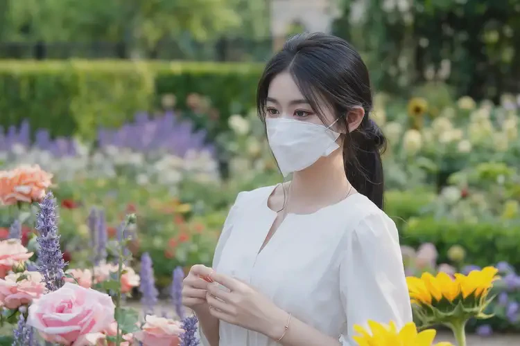 女性面部長(zhǎng)濕疹可以徹底自愈嗎(圖2)