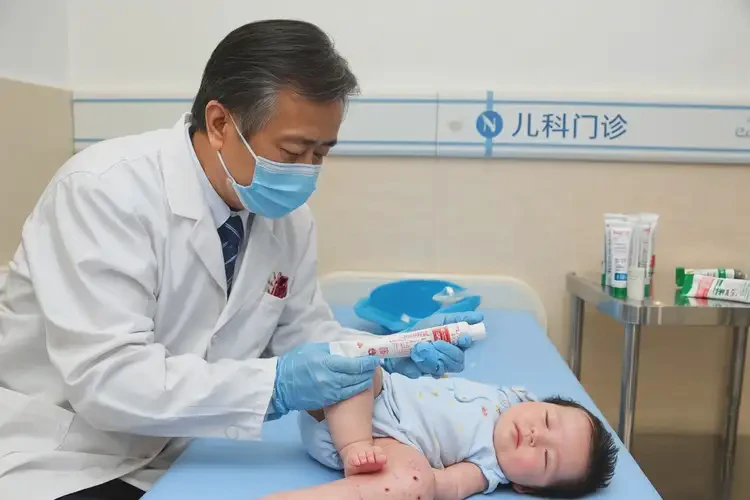 寶寶大腿偶爾起濕疹可不可以根治(圖3)