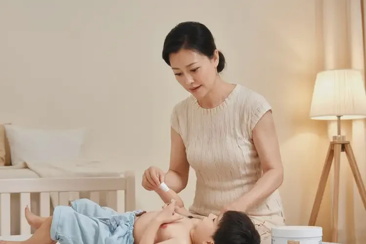 小孩肚子偶爾長(zhǎng)濕疹能徹底自愈嗎(圖3)