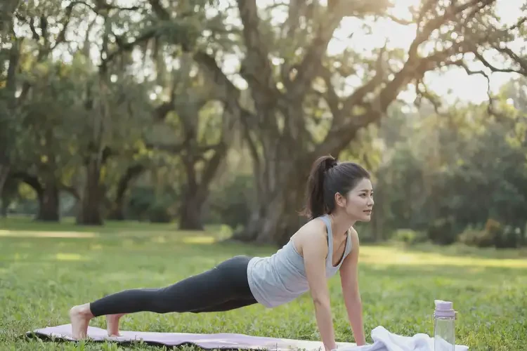 女人面部經常長濕疹不管它會自己好嗎(圖2)
