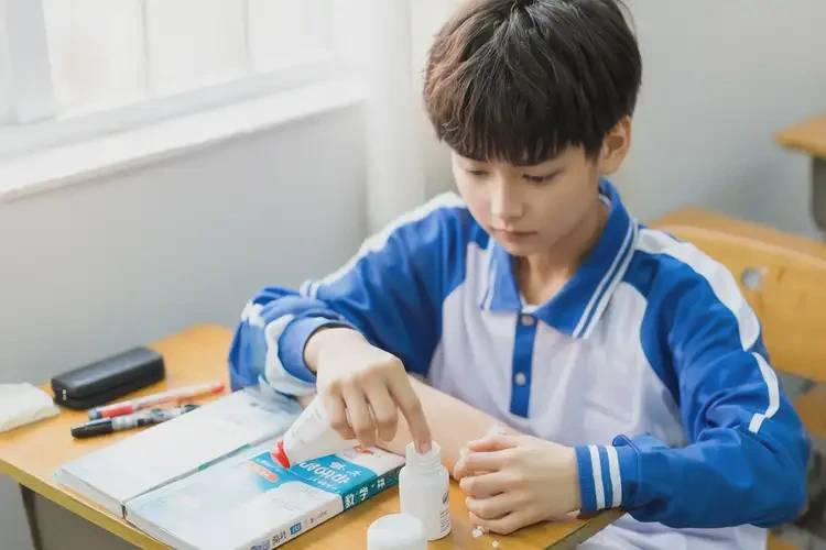 中學(xué)生小腿上有濕疹不管它會(huì)自己自愈嗎(圖3)