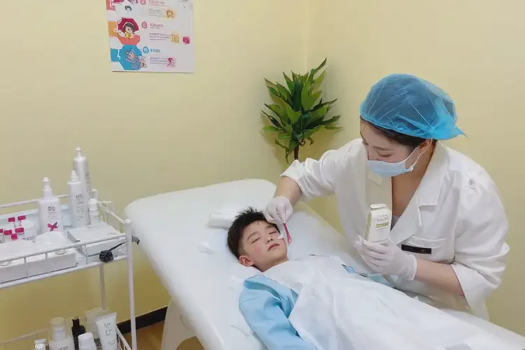 兒童全身偶爾起濕疹不管它會自己自愈嗎(圖2)