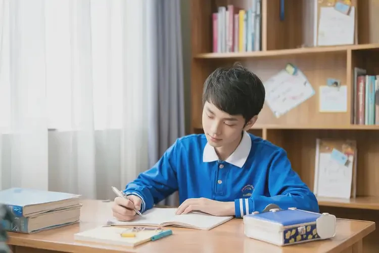 中學生大腿上長濕疹能靠自己自愈嗎(圖1)