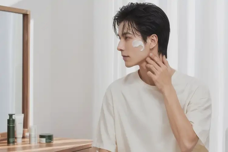 男生脖子上有濕疹可以徹底自愈嗎(圖1)