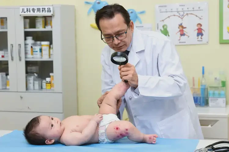 寶寶大腿長(zhǎng)濕疹不管它會(huì)自己好嗎(圖2)