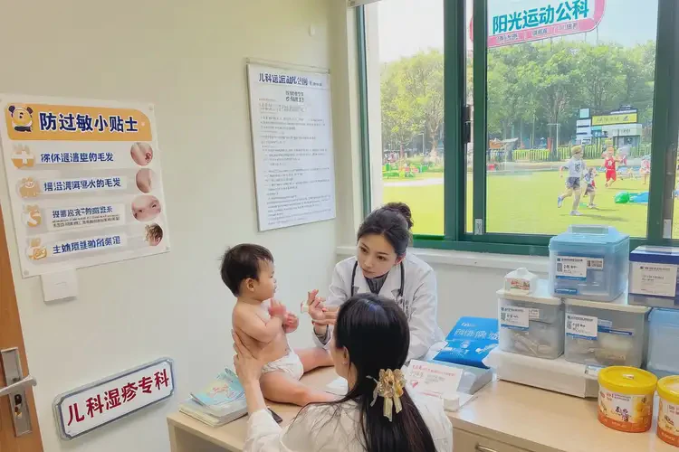 小兒腳上偶爾長濕疹可不可以根治(圖1)