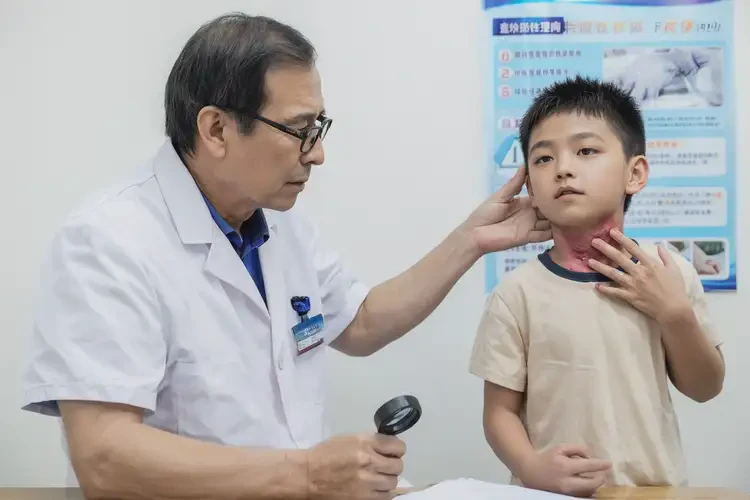 少兒脖子上起濕疹可以徹底自愈嗎(圖3)