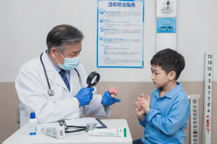 小學(xué)生手上經(jīng)常長(zhǎng)濕疹不管它會(huì)自己自愈嗎(圖2)