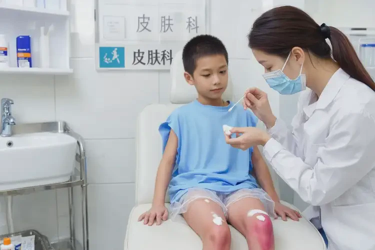 孩子小腿上起濕疹可不可以根治(圖1)