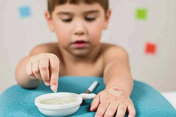 孩子手上容易起濕疹可不可以根治(圖1)