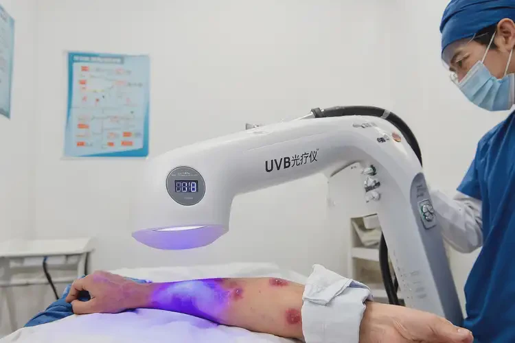 男性大腿上偶爾起濕疹不管它會自己好嗎(圖1)