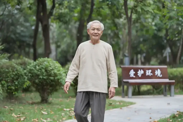 老年人脖子上起濕疹可不可以根治(圖1)