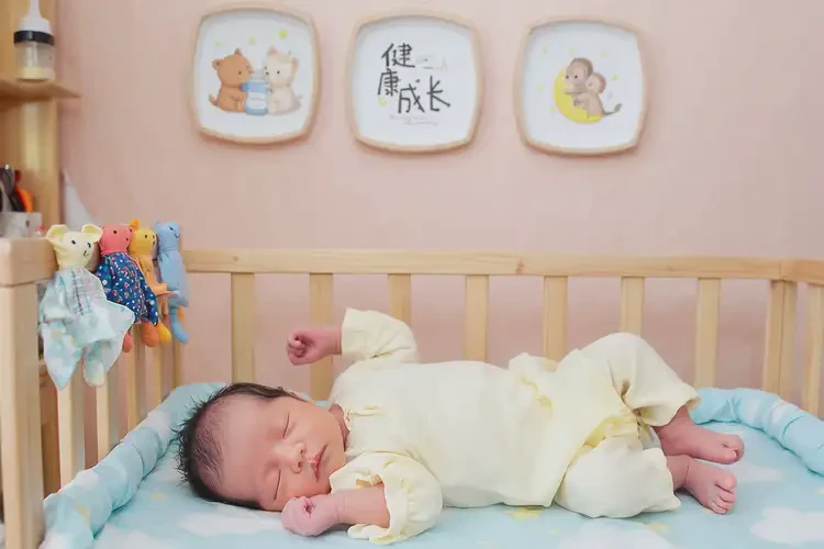 新生兒肚子起濕疹可不可以根治(圖1)