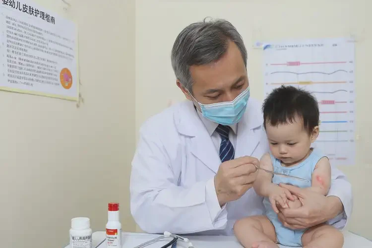 寶寶脖子上出現濕疹可不可以根治(圖2)