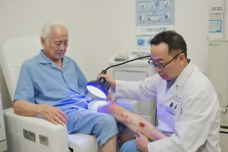 老年人小腿上容易長濕疹可不可以根治(圖2)