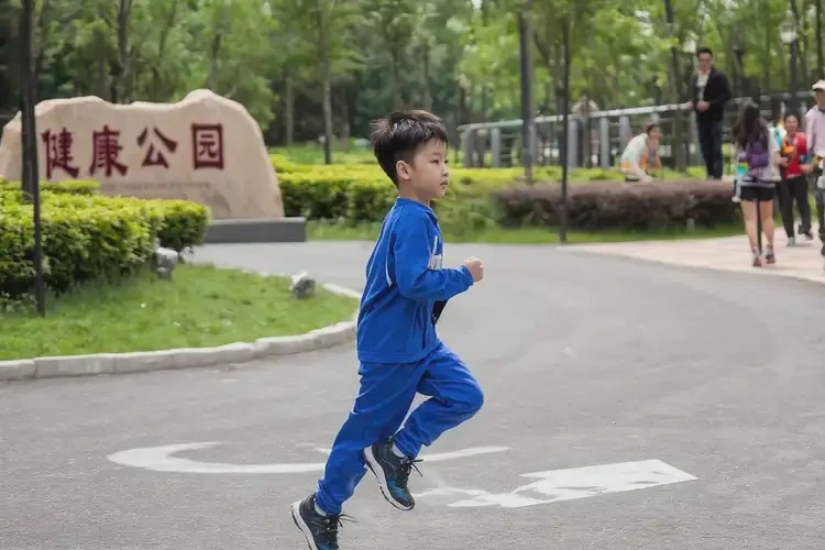 小學(xué)生大腿長(zhǎng)濕疹能夠徹底治愈嗎(圖2)