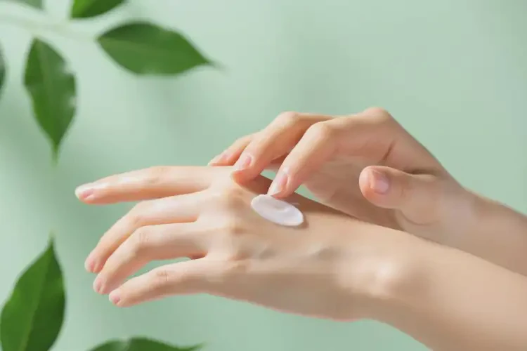 青年人手上长湿疹可不可以根治(图2)