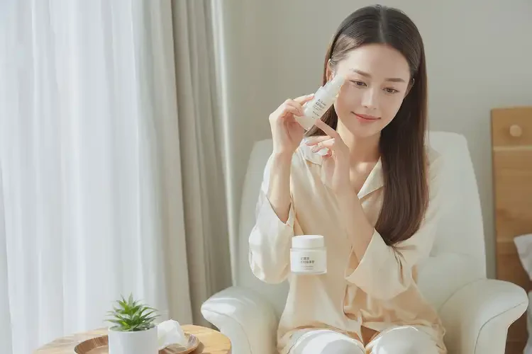 大學(xué)生脖子經(jīng)常長(zhǎng)濕疹能徹底自愈嗎(圖1)