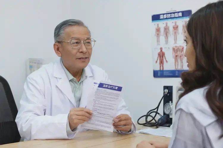 女人屁股上出現(xiàn)濕疹可不可以根治(圖2)