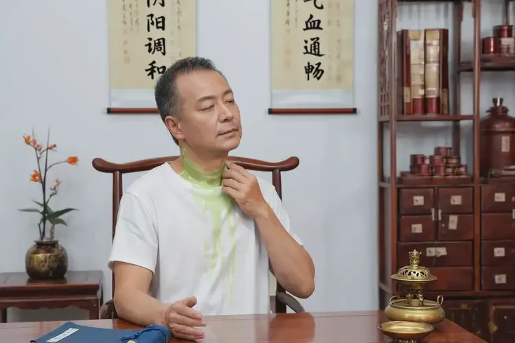 男性脖子上经常长湿疹可不可以根治(图2)