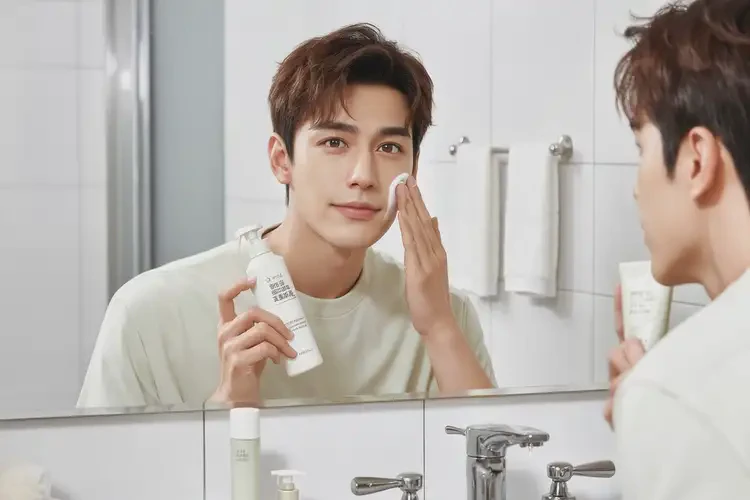 青年人面部偶爾長(zhǎng)濕疹可不可以根治(圖2)