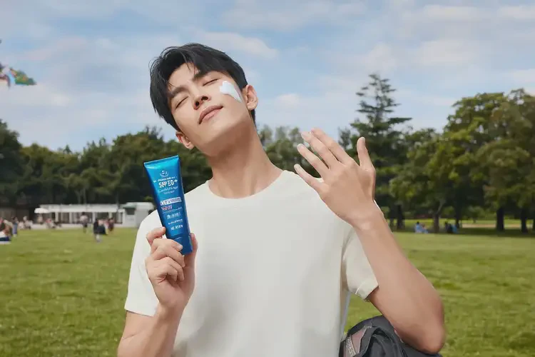 青年人面部偶爾長(zhǎng)濕疹可不可以根治(圖1)