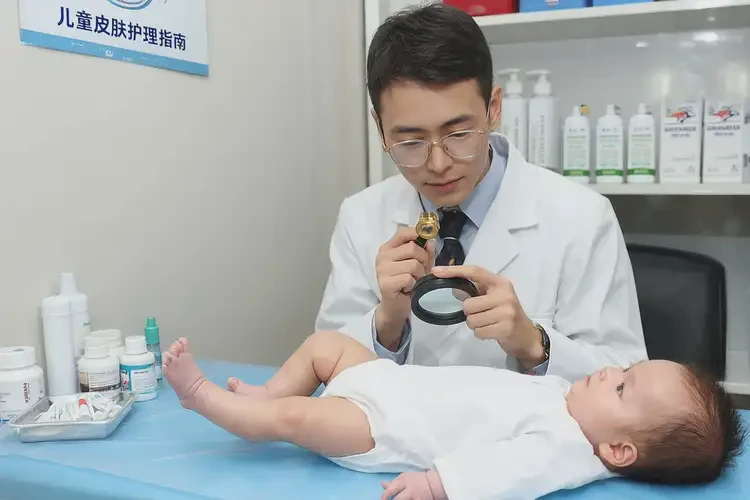 寶寶屁股偶爾長濕疹可不可以根治(圖2)