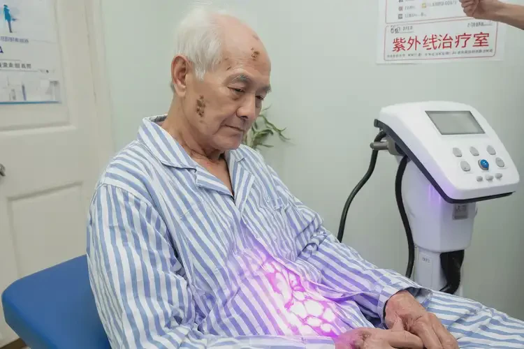 高齡老人肚子長濕疹可不可以根治(圖1)